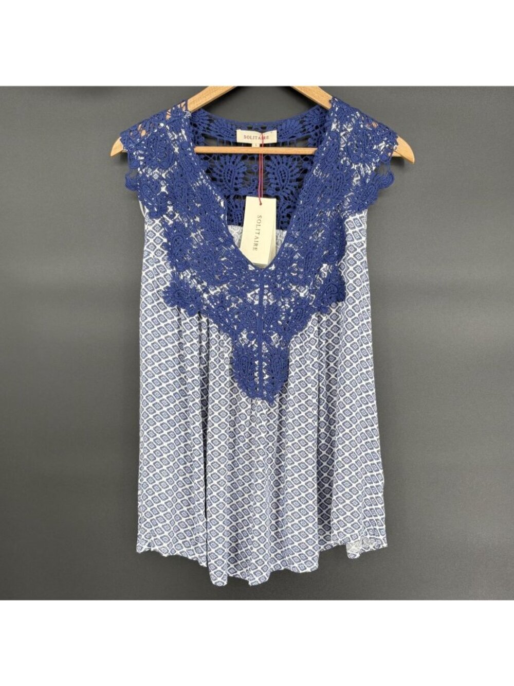 NWT Solitaire Women's Boho Crochet Lace Top L Blue White Sleeveless Bohemian